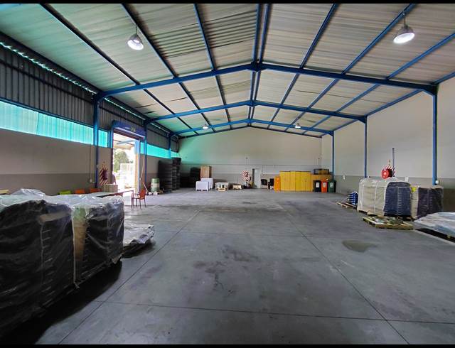 640M² WAREHOUSE TO LET IN POMONA
