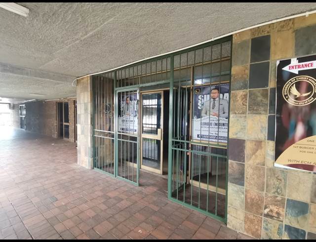 14M² OFFICE TO LET IN LYTTELTON MANOR