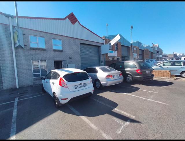 320M² FACTORY RENTED IN BRACKENFELL CENTRAL