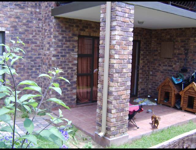 2 bed property to rent in SONNEVELD