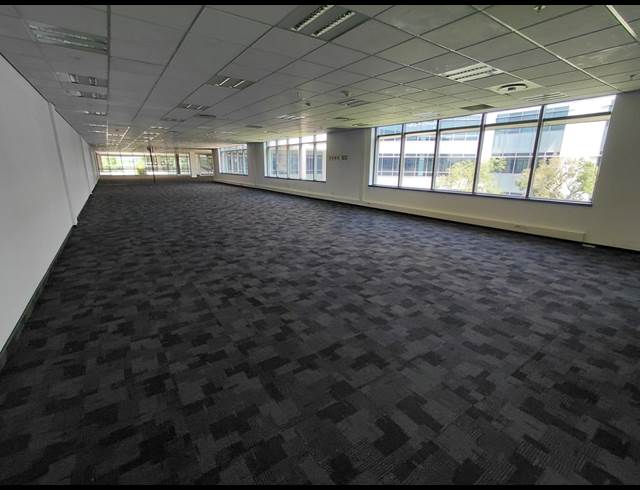6,746M² OFFICE TO LET IN WATERFALL