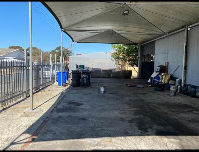 401M² WAREHOUSE TO LET IN CLAREMONT