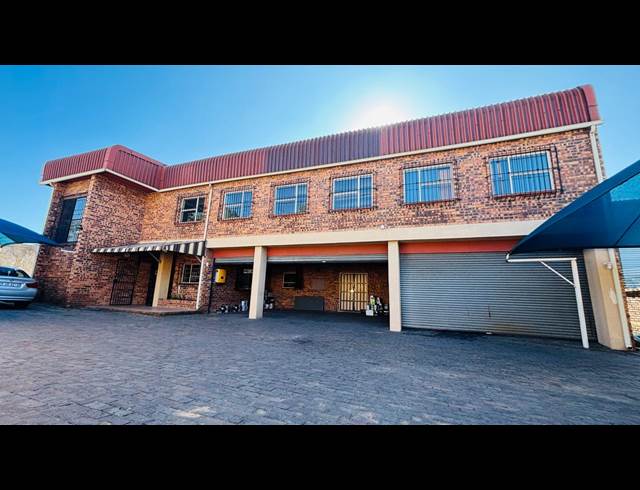 800M² OFFICE TO LET IN FLORIDA