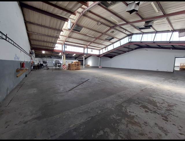 1,025M² WAREHOUSE TO LET IN ANDERBOLT