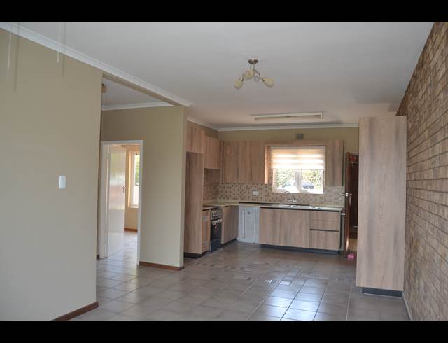 2 BEDROOM PROPERTY TO RENT IN FREELAND PARK