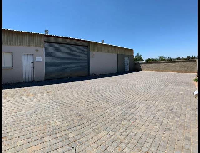 200M² WAREHOUSE TO LET IN LASER PARK