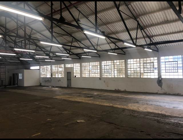 889M² WAREHOUSE TO LET IN BELLVILLE SOUTH