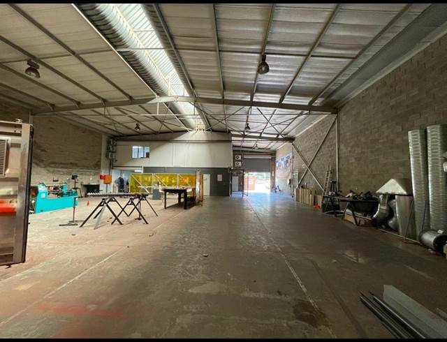 620M² WAREHOUSE TO LET IN LASER PARK