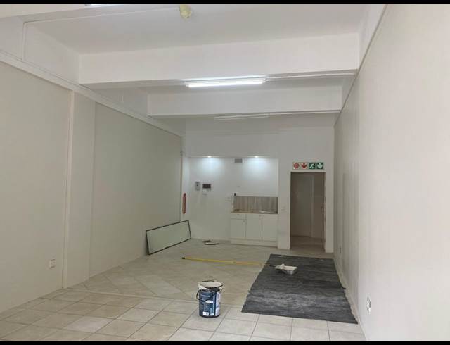 44M² RETAIL TO LET IN HOUT BAY BEACHFRONT