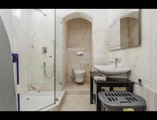 2 BEDROOM DETACHED TO LET IN GREEN POINT