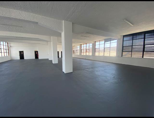482M² BUSINESS CENTRE TO LET IN PAARDEN EILAND