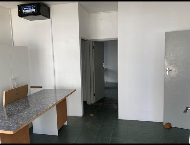 784M² FACTORY TO LET IN WESTMEAD
