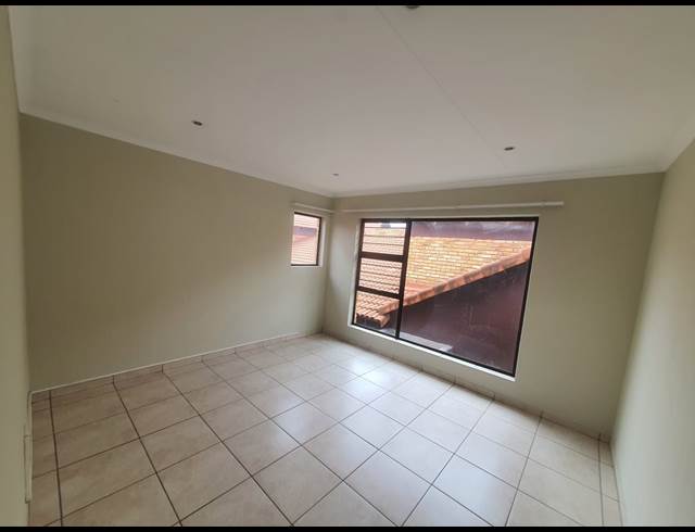 3 BEDROOM PROPERTY TO RENT IN GLEN MARAIS