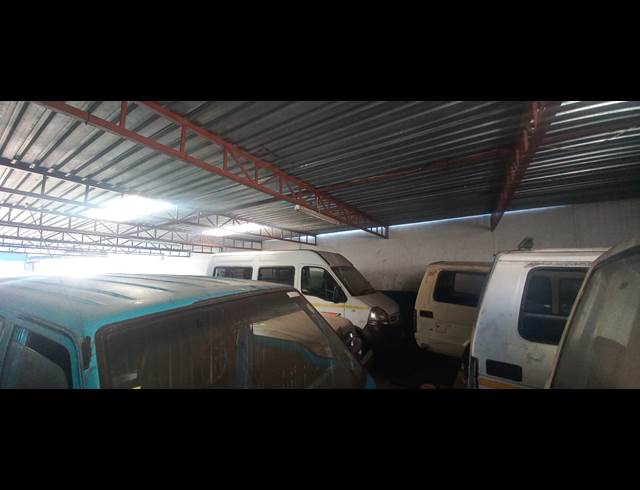 400M² WAREHOUSE TO LET IN CITY & SUBURBAN