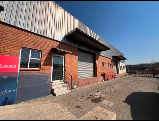 200M² WAREHOUSE TO LET IN SUNDERLAND RIDGE