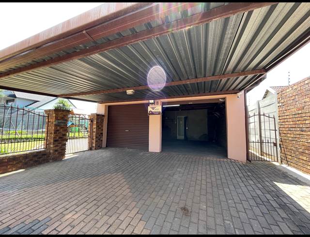 245M² OFFICE TO LET IN PARKRAND