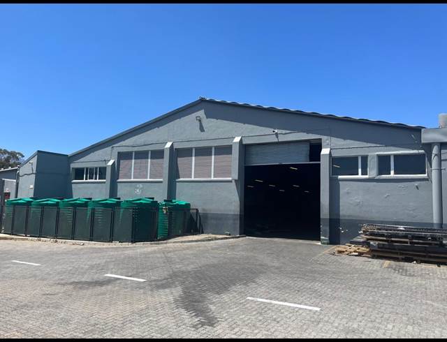 1,517M² WAREHOUSE TO LET IN PAARL CENTRAL