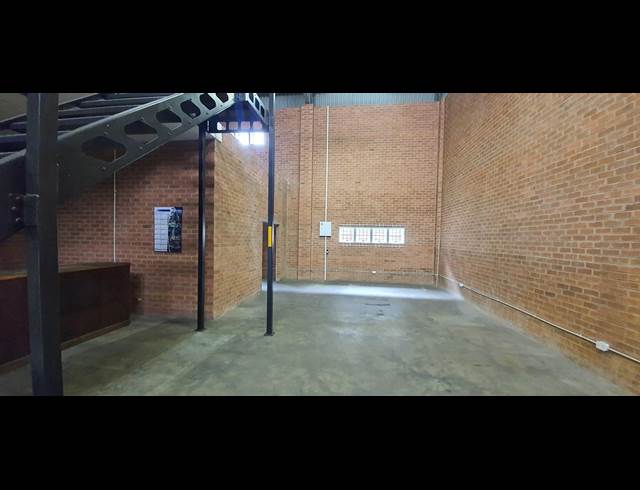 190M² WAREHOUSE RENTED IN SEBENZA