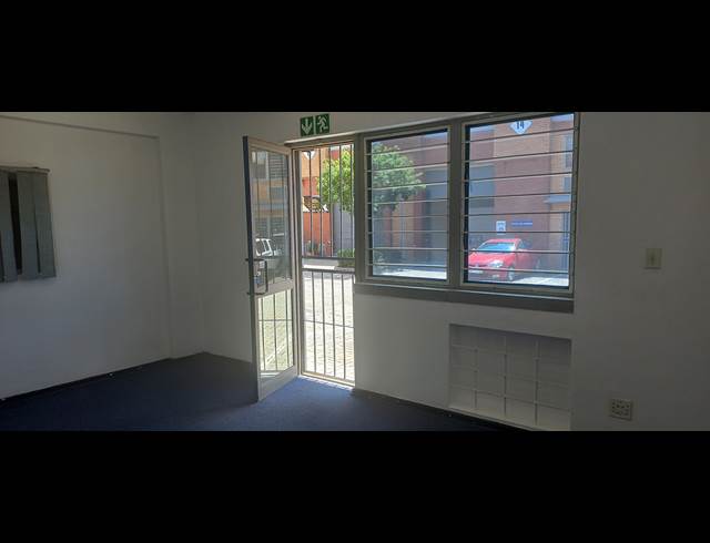 211M² MINI FACTORY TO LET IN STRIJDOMPARK