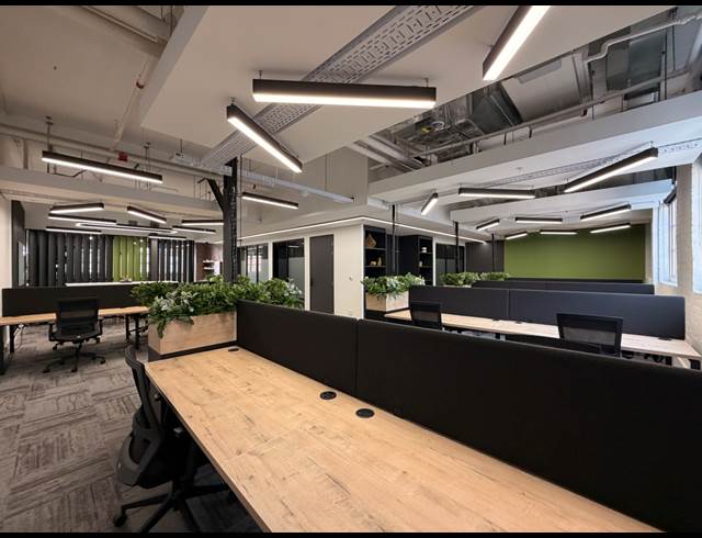270M² OFFICE TO LET IN GARDENS