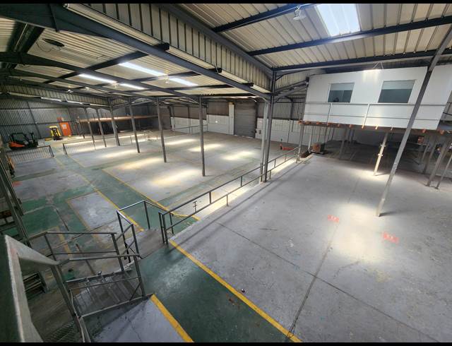600M² WAREHOUSE TO LET IN WADEVILLE