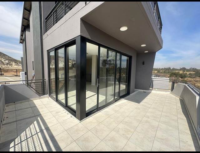 148M² WAREHOUSE TO LET IN MOREHILL