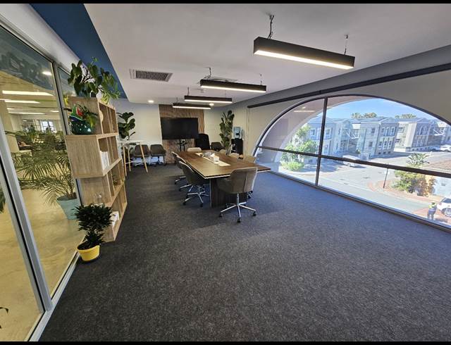 1,083M² OFFICE TO LET IN CENTURY CITY