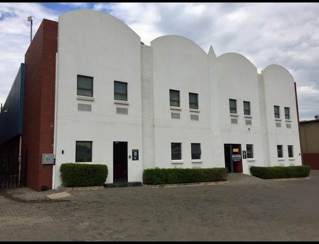 709M² WAREHOUSE TO LET IN STRIJDOMPARK