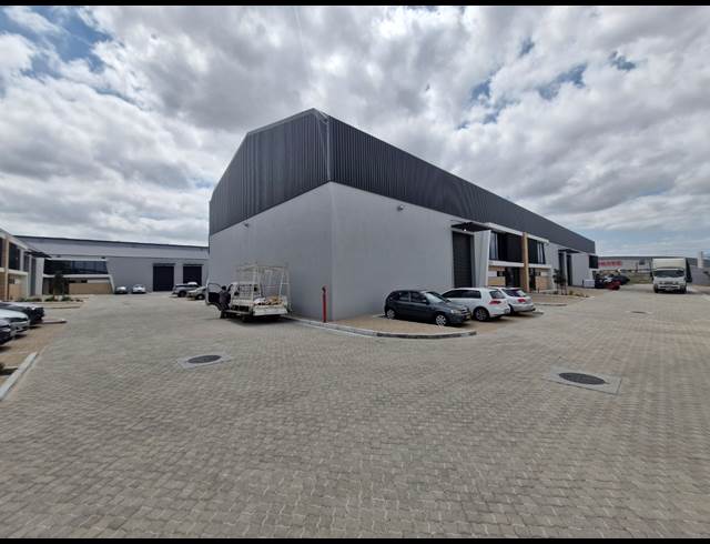 565M² WAREHOUSE TO LET IN STIKLAND INDUSTRIAL