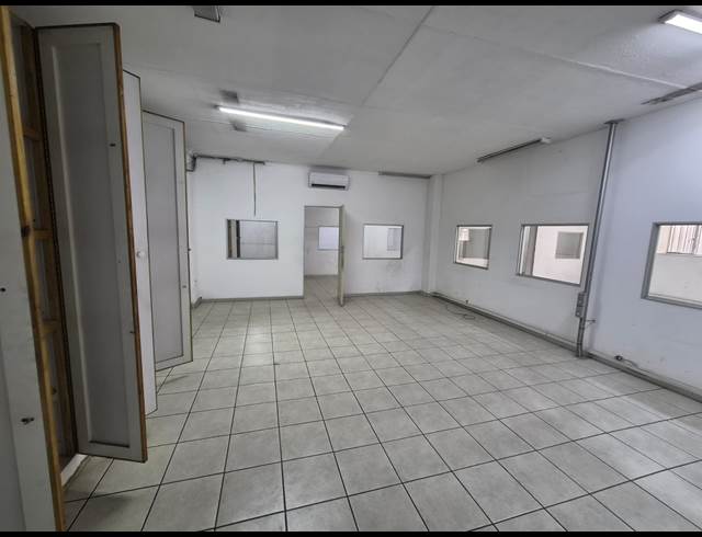 650M² WAREHOUSE TO LET IN WADEVILLE