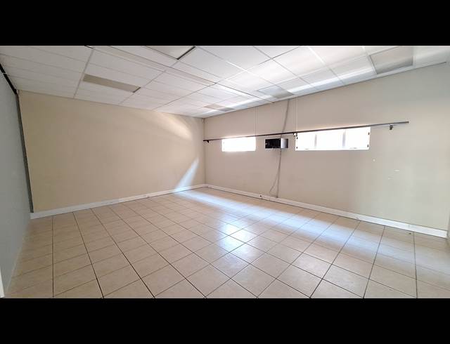 420M² SHOWROOM TO LET IN NORTH RIDING