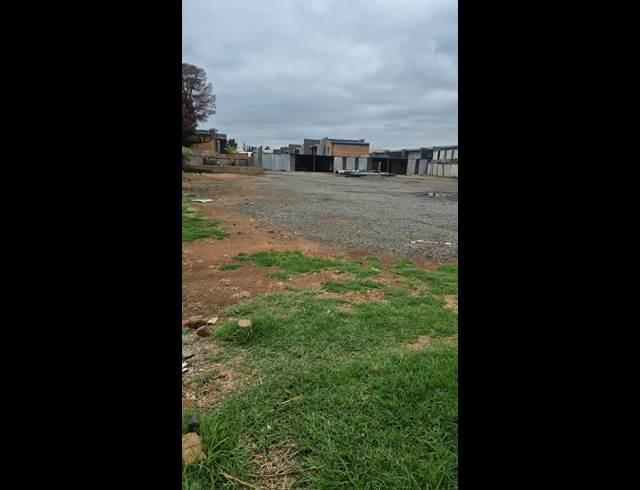3,000M² INDUSTRIAL YARD TO LET IN ANDERBOLT