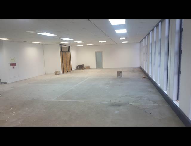 401M² OFFICE TO LET IN OVERPORT
