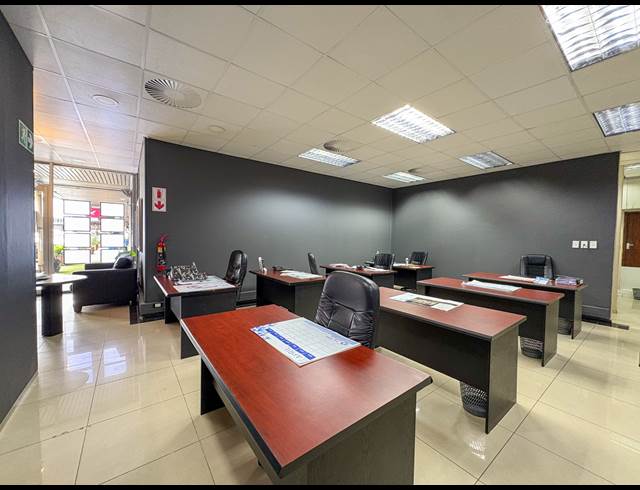 135M² OFFICE TO LET IN UMHLANGA CENTRAL