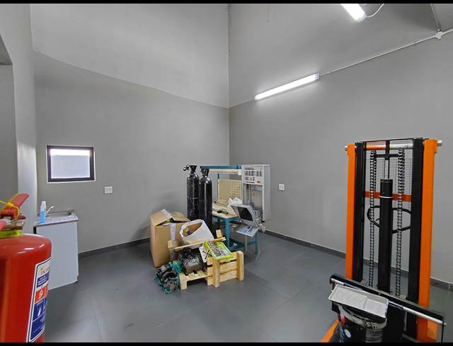 85M² WAREHOUSE TO LET IN CLAYVILLE
