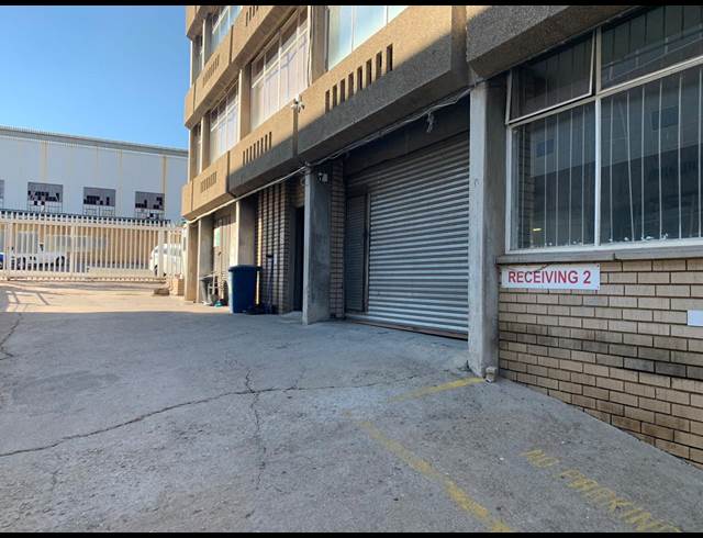 1,950M² WAREHOUSE TO LET IN WYNBERG
