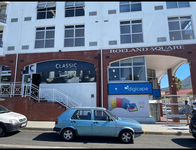 191M² SHOWROOM TO LET IN GARDENS