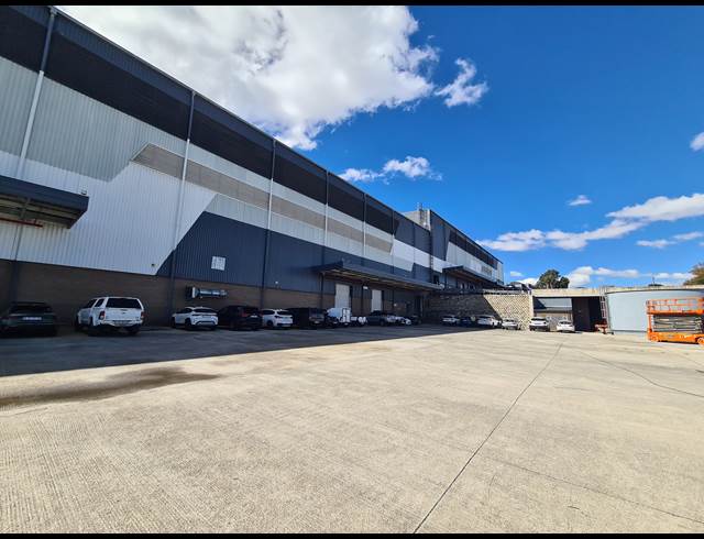 8,124M² WAREHOUSE TO LET IN HALFWAY GARDENS