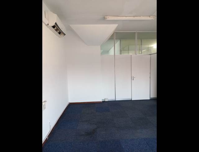 116M² OFFICE TO LET IN STAMFORD HILL