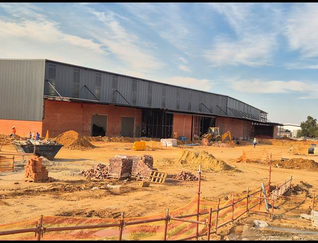 1,100M² WAREHOUSE TO LET IN GOSFORTH PARK
