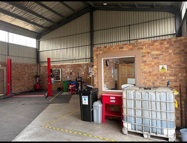 150M² WAREHOUSE TO LET IN ALBERTON NORTH