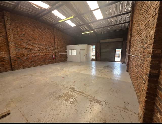 150M² WAREHOUSE TO LET IN ALRODE SOUTH