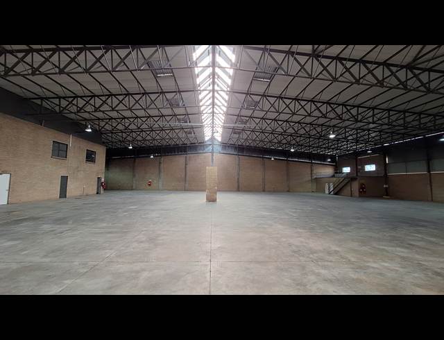 2,418M² WAREHOUSE TO LET IN NORTH RIDING