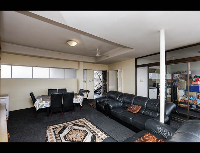 3 BEDROOM APARTMENT TO LET IN ESSENWOOD