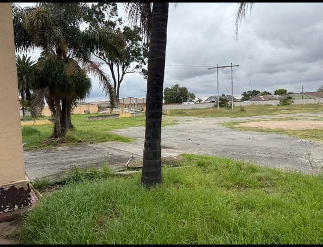 13,000M² INDUSTRIAL YARD TO LET IN COMET