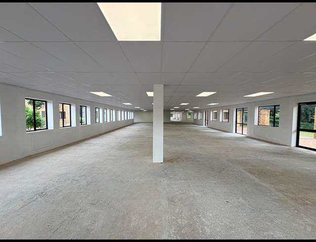 402M² OFFICE TO LET IN VORNA VALLEY