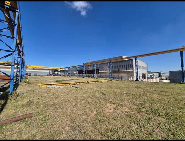 3,000M² INDUSTRIAL YARD TO LET IN ROODEKOP