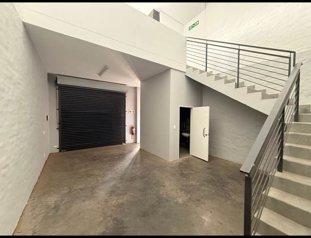 85M² WAREHOUSE TO LET IN MOREHILL