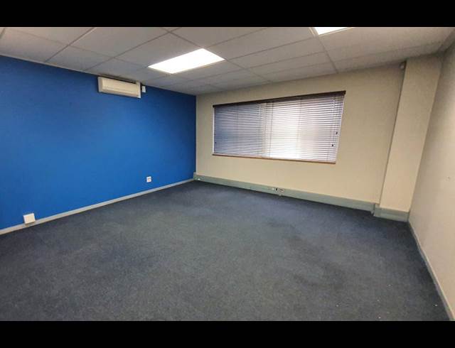 2,741M² OFFICE TO LET IN ELMA PARK