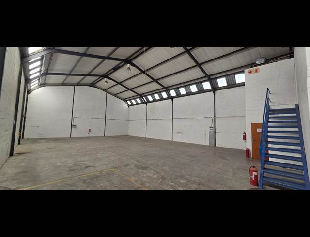 362M² WAREHOUSE TO LET IN WELLINGTON CENTRAL